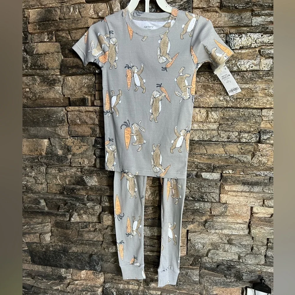 Carter's Gray Pajama Sets with Giraffe Pattern